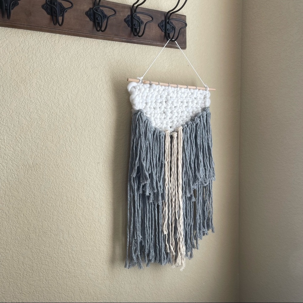 Boho yarn wall hanging home decor - Picture 6 of 7